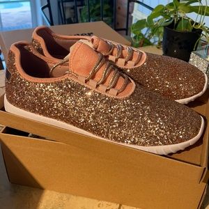 Rose gold sparkle sneakers!